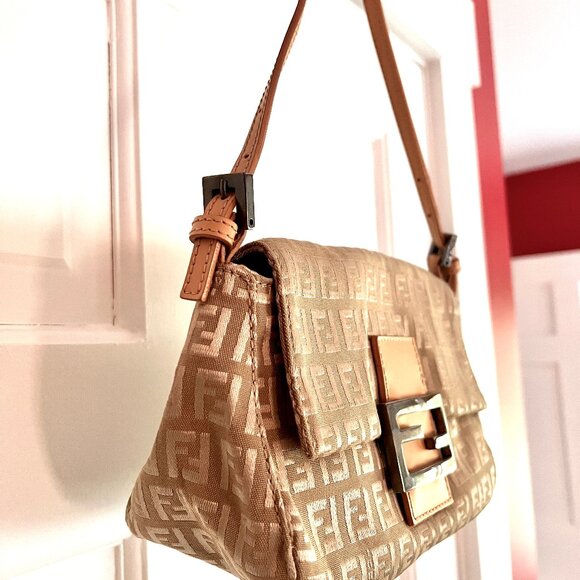 Authentic Vintage Fendi Zucchino Pouchette in near pristine condition - Picture 3 of 14